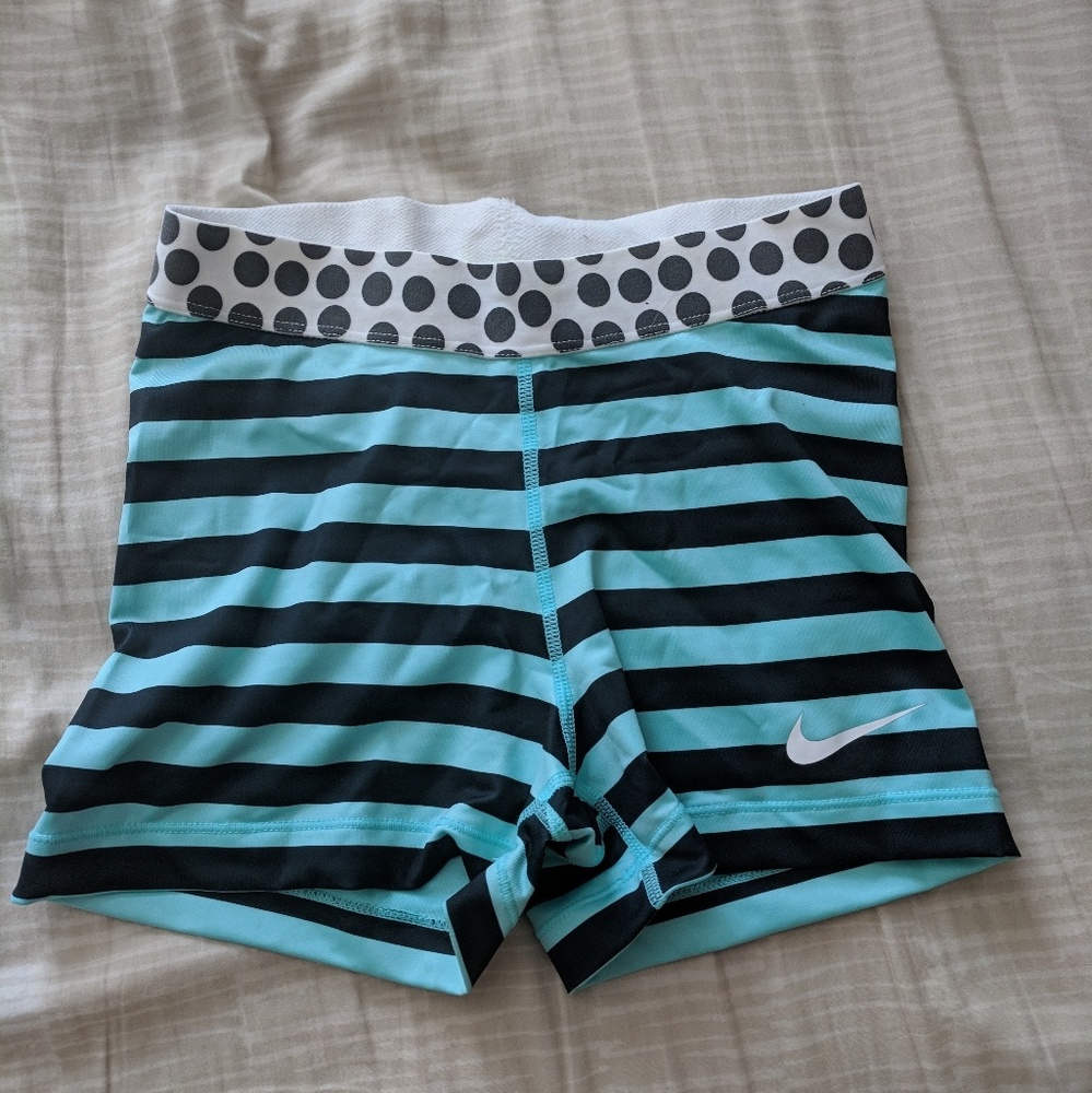 NWOT Women's Nike Pro Shorts